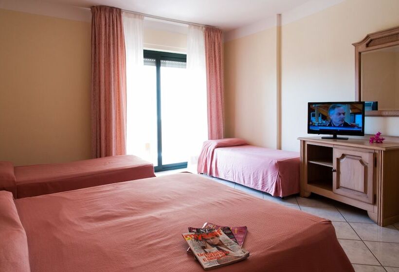 غرفة عائلية, Maria Rosaria