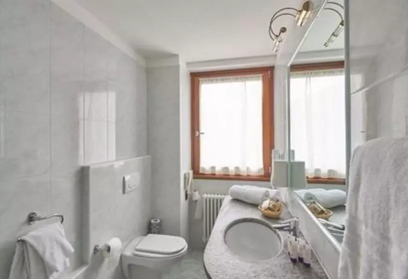 Camera Standard, Residence 3 Signori