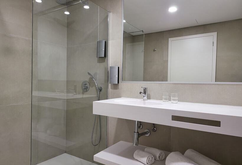 수피리어 룸, Roca Mar