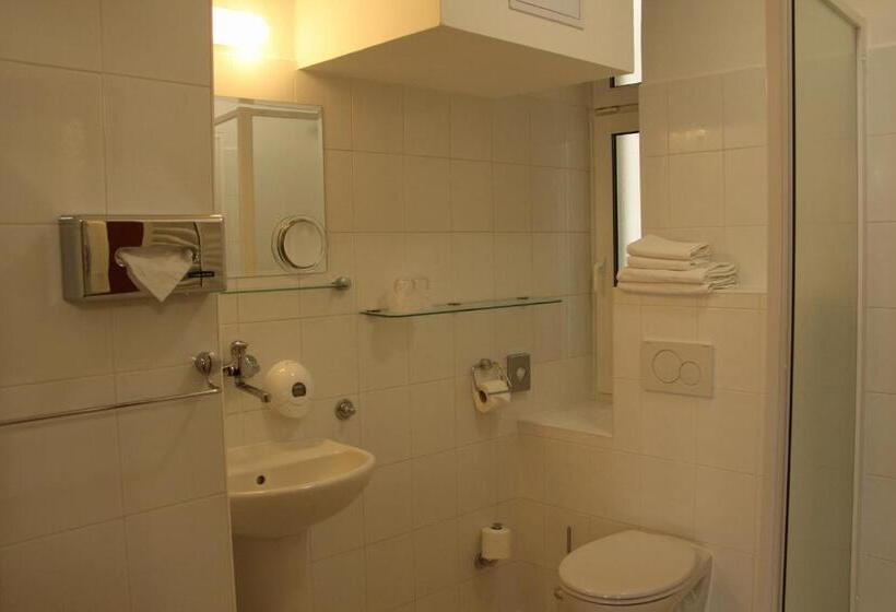 اتاق استاندارد, Unitas Hotel