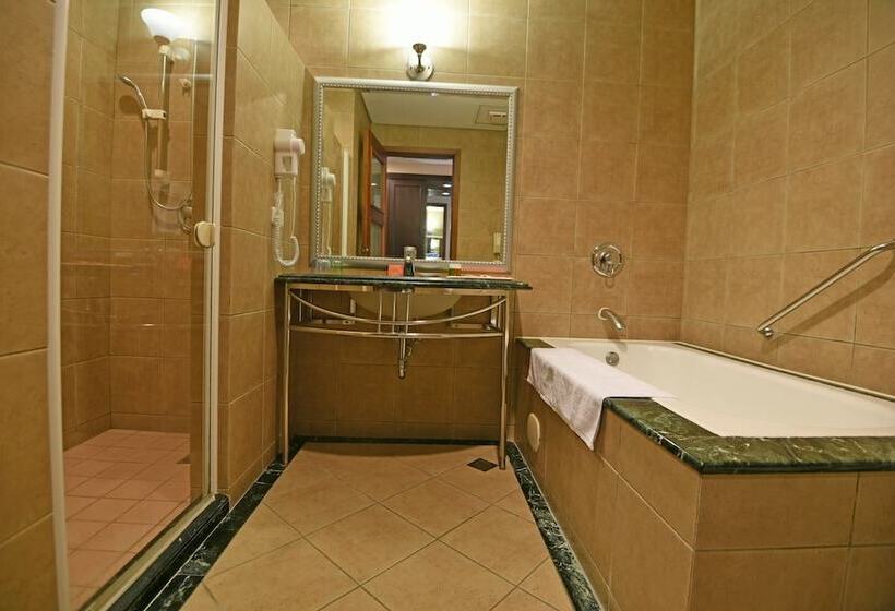 اتاق سوپریور سه تخته, Weiyat Grand