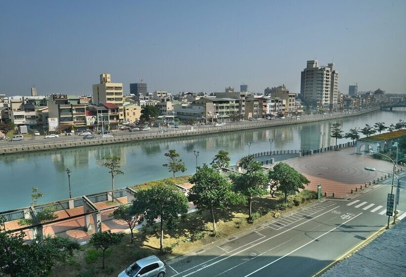 اتاق سوپریور سه تخته, Weiyat Grand