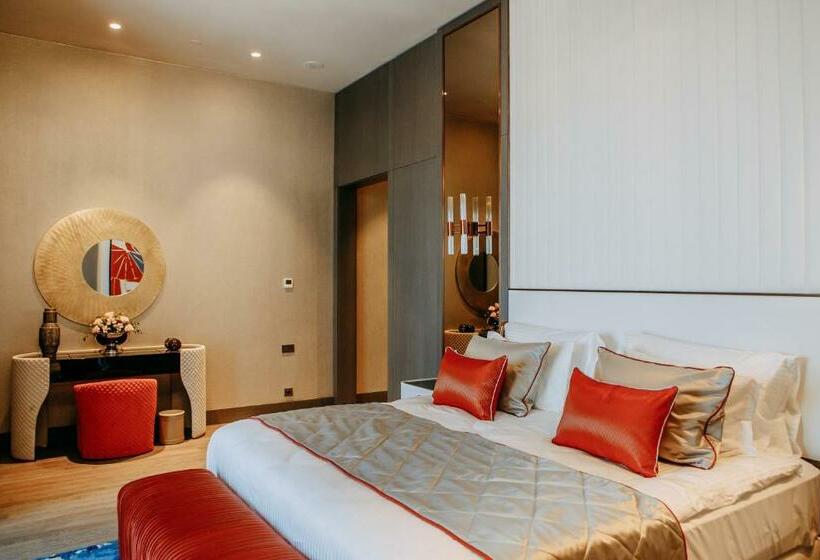 سوئیت پرزیدنت, Karavansaray Turkistan Harbour Hotel  Flying Theatre Access