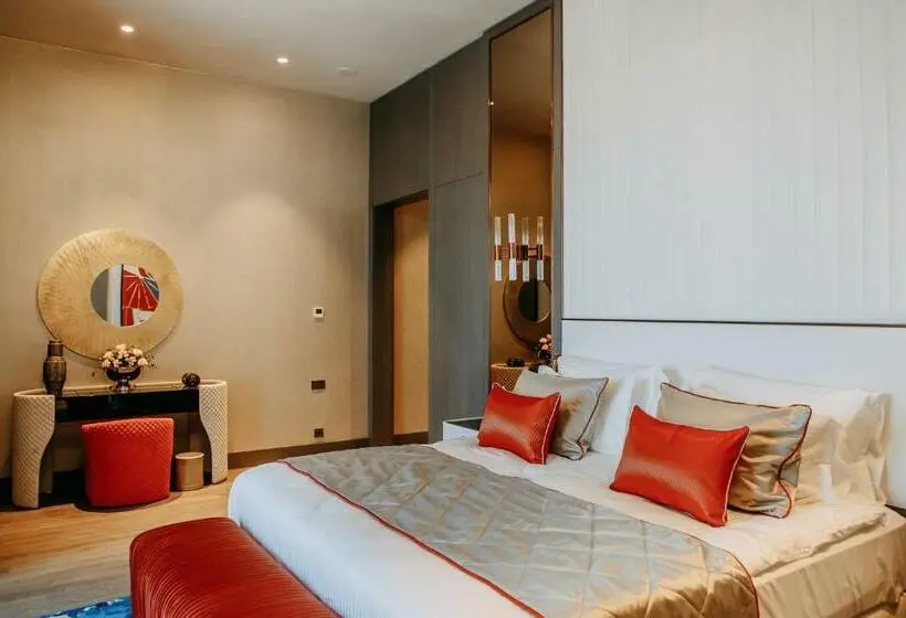 سوئیت پرزیدنت, Karavansaray Turkistan Harbour Hotel  Flying Theatre Access