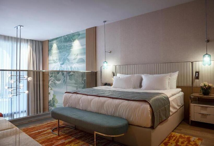 سوییت دوبلکس, Karavansaray Turkistan Harbour Hotel  Flying Theatre Access