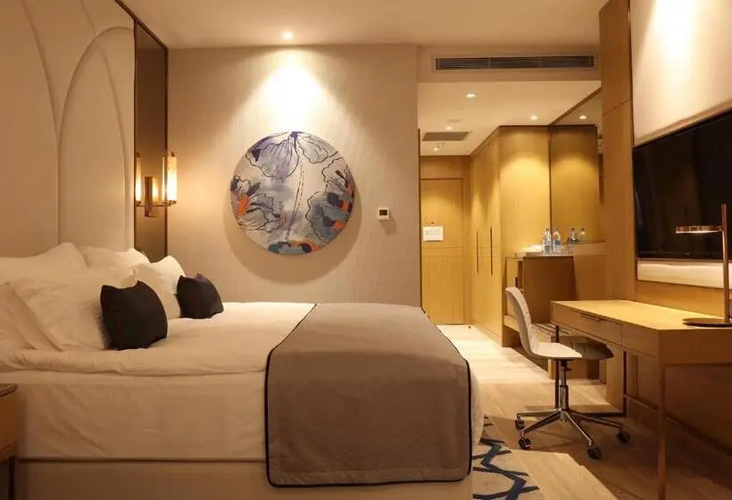 اتاق لوکس با چشم‌انداز, Karavansaray Turkistan Harbour Hotel  Flying Theatre Access