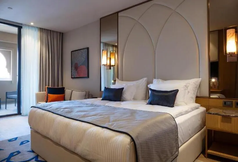 اتاق لوکس با چشم‌انداز, Karavansaray Turkistan Harbour Hotel  Flying Theatre Access