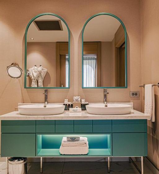 Suite Queen Bed, Karavansaray Turkistan Harbour Hotel  Flying Theatre Access