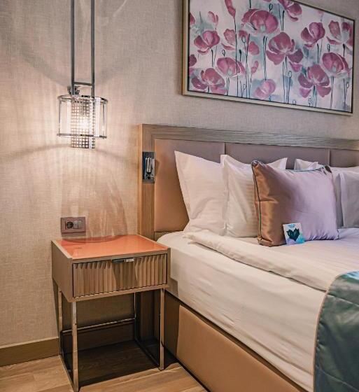 Suite Queen Bed, Karavansaray Turkistan Harbour Hotel  Flying Theatre Access