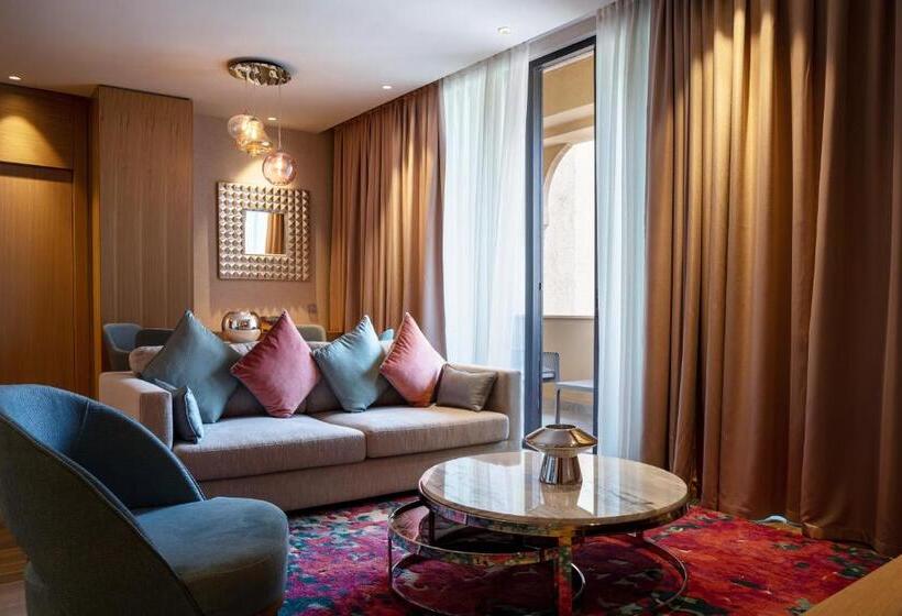 Suite Queen Bed, Karavansaray Turkistan Harbour Hotel  Flying Theatre Access