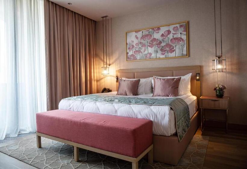 Suite Queen Bed, Karavansaray Turkistan Harbour Hotel  Flying Theatre Access