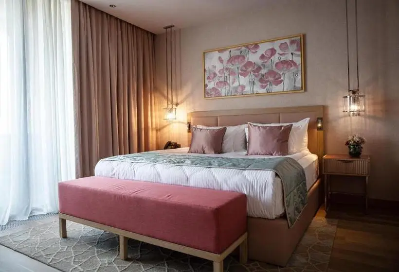 Suite Queen Bed, Karavansaray Turkistan Harbour Hotel  Flying Theatre Access