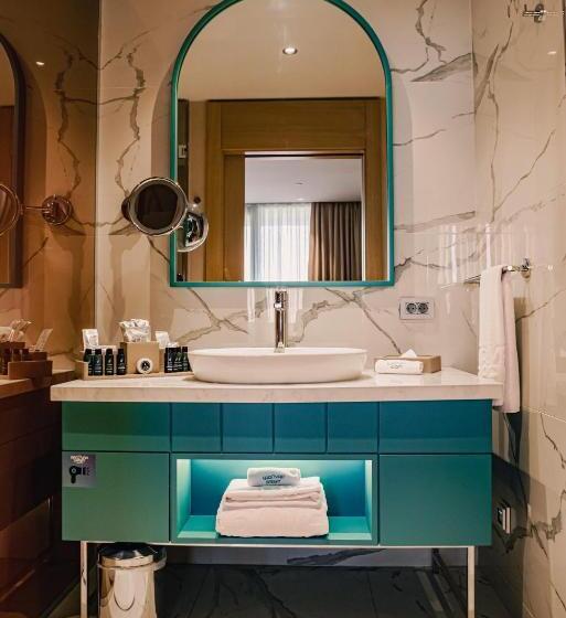 اتاق سوپریور, Karavansaray Turkistan Harbour Hotel  Flying Theatre Access