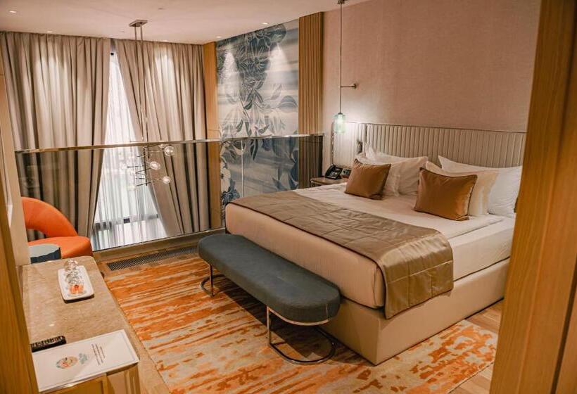 سوییت دوبلکس, Karavansaray Turkistan Harbour Hotel  Flying Theatre Access