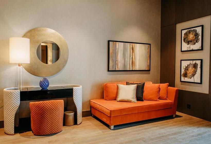 سوئیت پرزیدنت, Karavansaray Turkistan Harbour Hotel  Flying Theatre Access