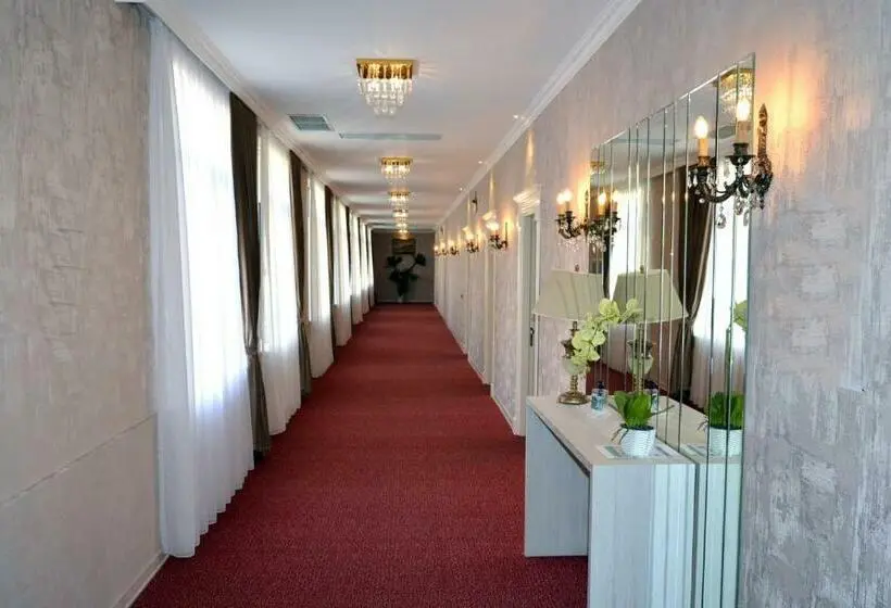 اتاق استاندارد یک نفره, Deluxe Hotel Ganja