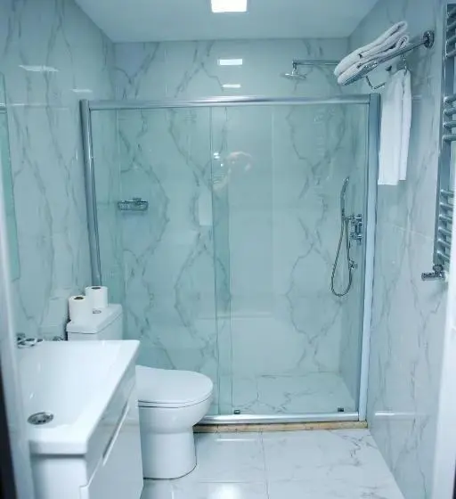 اتاق استاندارد یک نفره, Deluxe Hotel Ganja