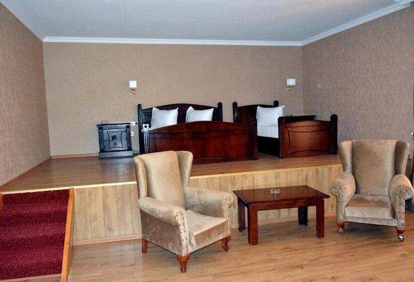 اتاق استاندارد سه نفره, Deluxe Hotel Ganja