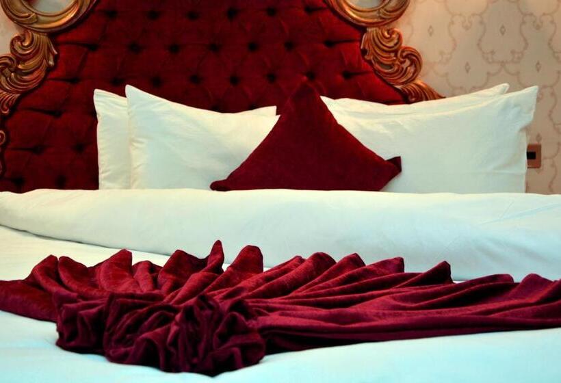 اتاق استاندارد سه نفره, Deluxe Hotel Ganja