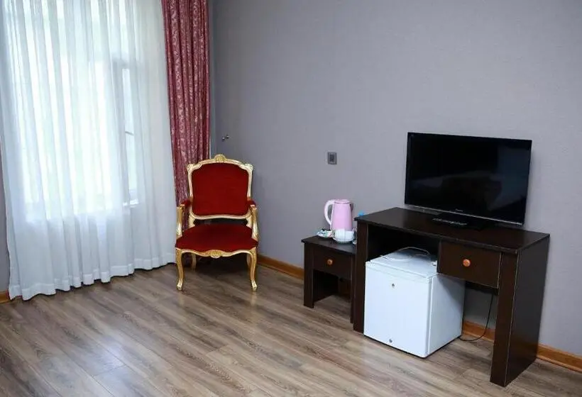 اتاق استاندارد سه نفره, Deluxe Hotel Ganja
