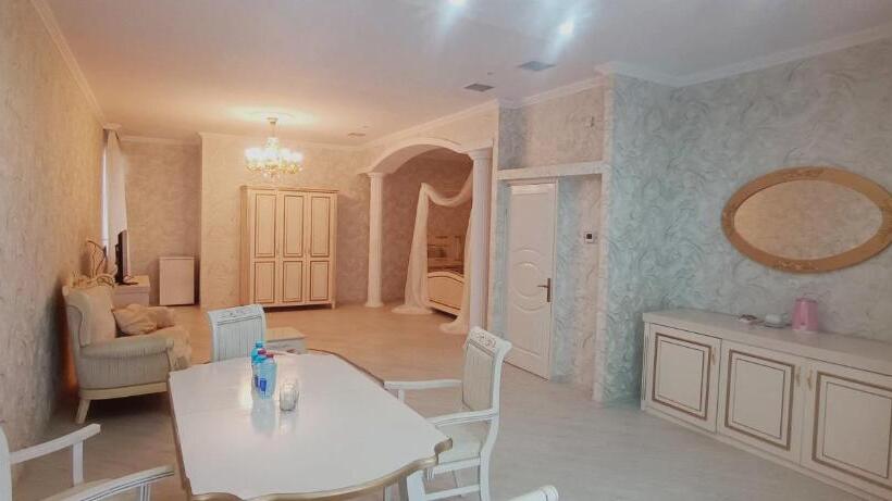 آپارتمان لوکس 1 خوابه, Deluxe Hotel Ganja