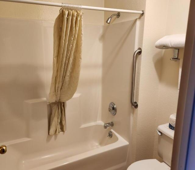 带大床的豪华间, Bayview Inn