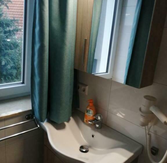 חדר סטנדרט לשלושה, Im Gässle