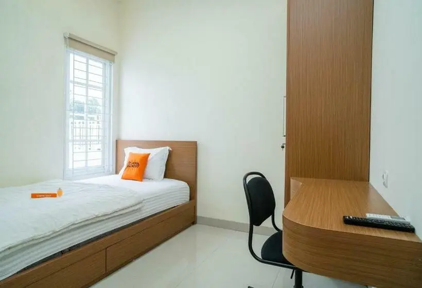 スタンダードシングルルーム, Koolkost Syariah Near Jl Pajajaran Bogor