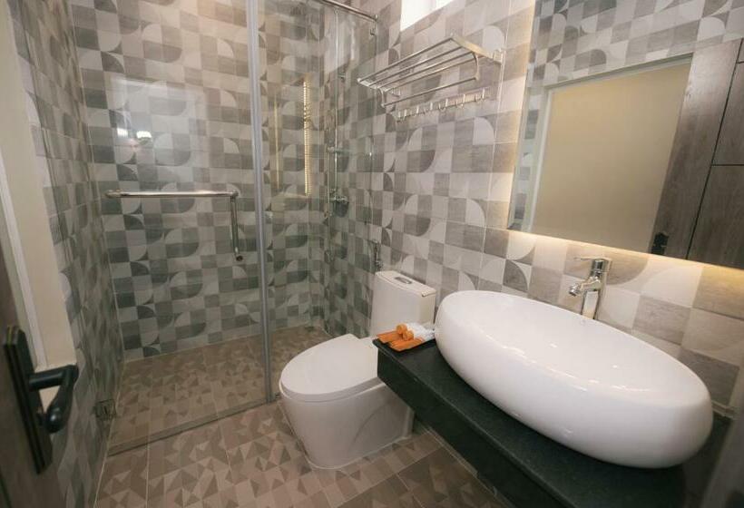 جناح مطلّ علي الجبل, Twin