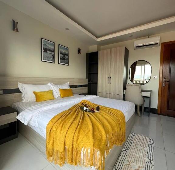 جناح مطلّ علي الجبل, Twin