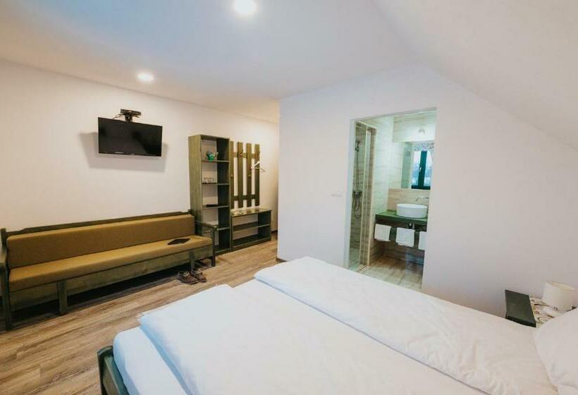 豪华房间, Kádárház