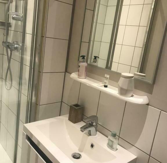 غرفة قياسية, Sucre Salé