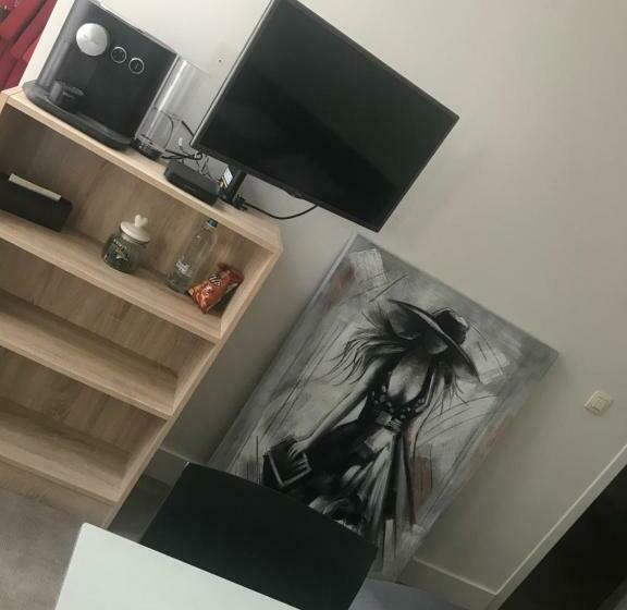 غرفة قياسية, Sucre Salé