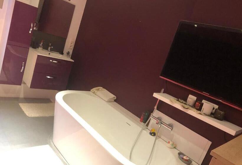 غرفة قياسية, Sucre Salé