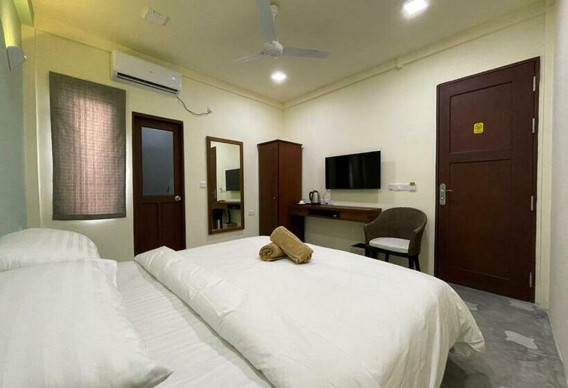 اتاق لوکس, Courtyard Guesthouse