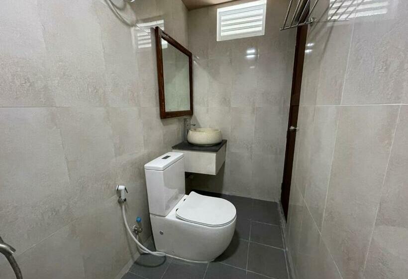 اتاق لوکس, Courtyard Guesthouse