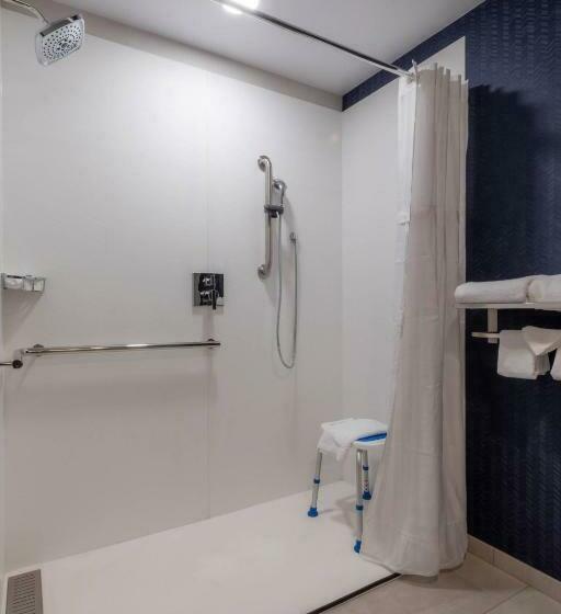 חדר סטנדרט עם מיטת קינג, Fairfield By Marriott Inn & Suites Revelstoke