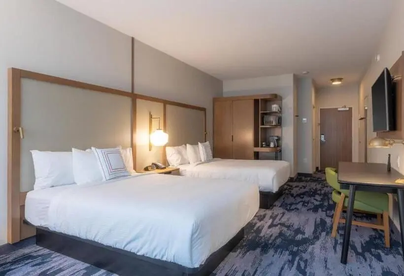 クイーンサイズベッドのスイートルーム, Fairfield By Marriott Inn & Suites Revelstoke