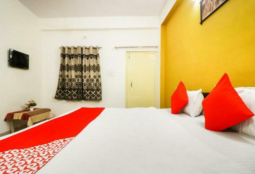 غرفة كلاسيكية ثلاثية, O Virat Inn