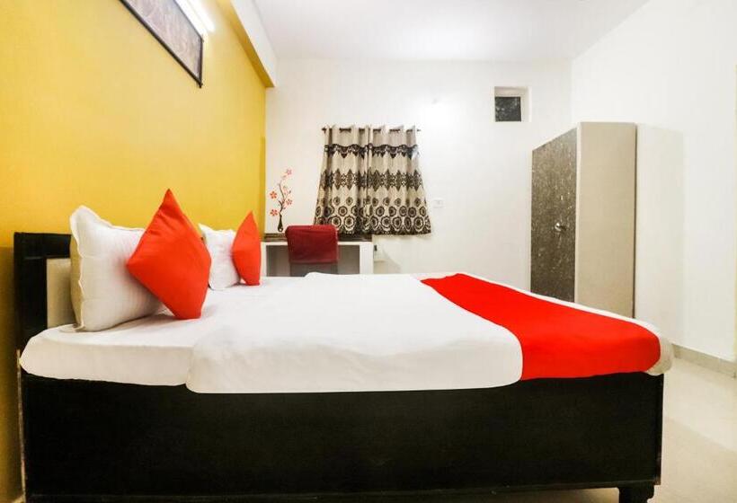 غرفة كلاسيكية ثلاثية, O Virat Inn