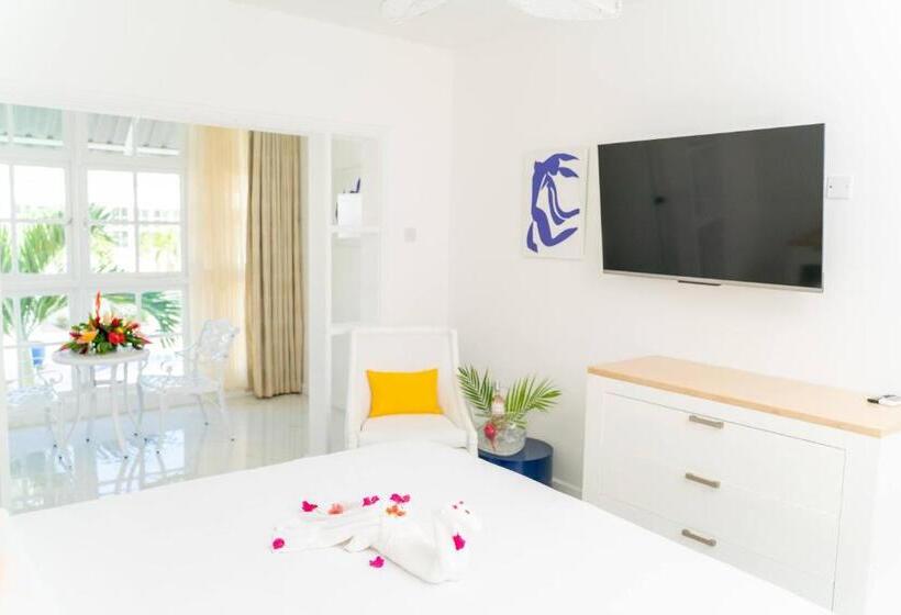 سوییت جونیور, Soco House New Boutique Adults Only