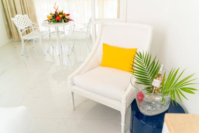 سوئیت با بالکن, Soco House New Boutique Adults Only