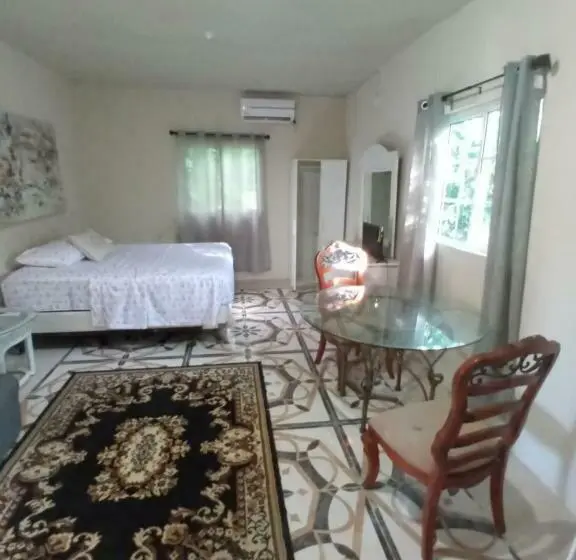 اتاق استاندارد, Grace Garden Guesthouse