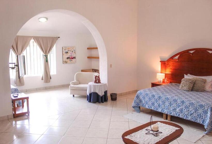 חדר משפחתי, La Capilla