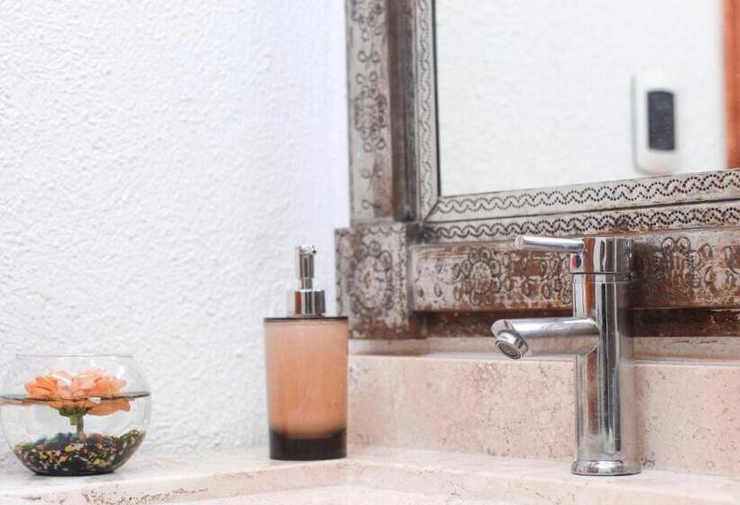 סוויטת ג'וניור, La Capilla