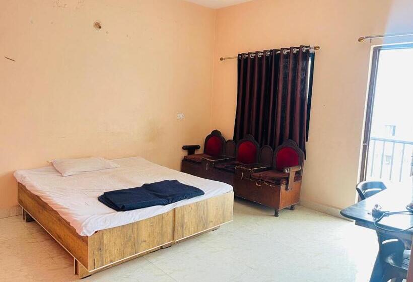 ダブルベッドスタンダードルーム, Raghunath Residency Niwas