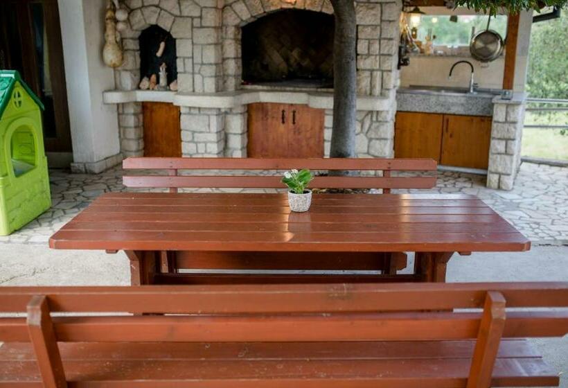 带1个卧室的带阳台的公寓, Apartments Ljubica Banjol