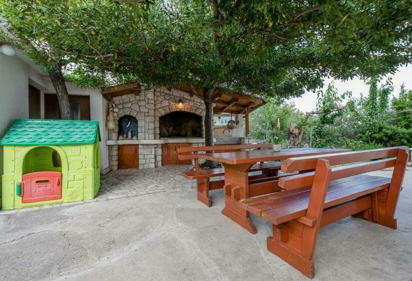 带1个卧室的带阳台的公寓, Apartments Ljubica Banjol