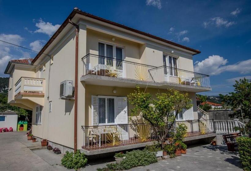 低层单卧公寓, Apartments Ljubica Banjol