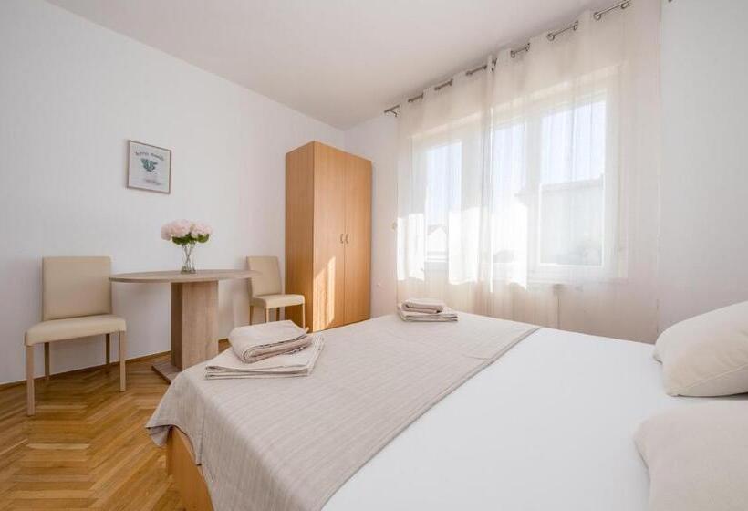 带1个卧室的带海景的公寓, Apartments Ljubica Banjol